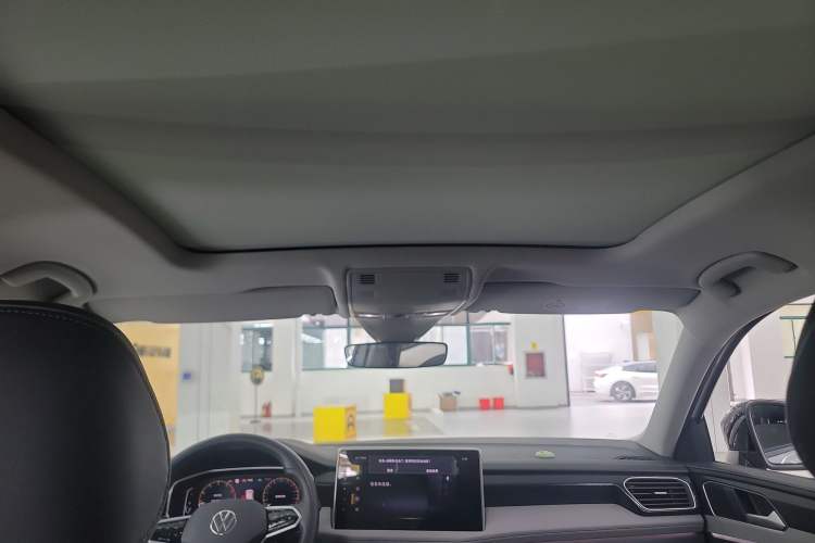Used Volkswagen Tayron X 2023 330TSI Two-Wheel-Drive Prestige High-Energy Version Headliner