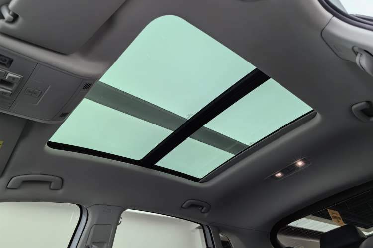 Used Volkswagen Tayron X 2023 330TSI Two-Wheel-Drive Prestige High-Energy Version Headliner