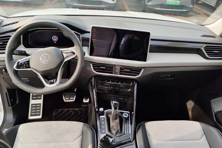 Used Volkswagen Tayron X 2023 330TSI Two-Wheel-Drive Prestige High-Energy Version Interior 1