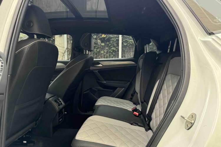 Used Volkswagen Tayron X 2023 330TSI Two-Wheel-Drive Flagship Smart Edition Interior 1