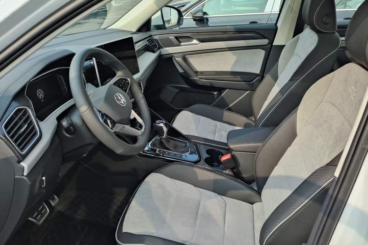 Used Volkswagen Tayron X 2023 330TSI Two-Wheel-Drive Prestige High-Energy Version Interior 2