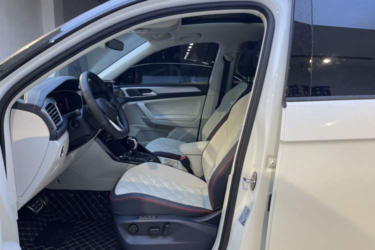 Used Volkswagen Tayron X 2023 330TSI Two-Wheel-Drive Flagship Smart Edition Interior 3