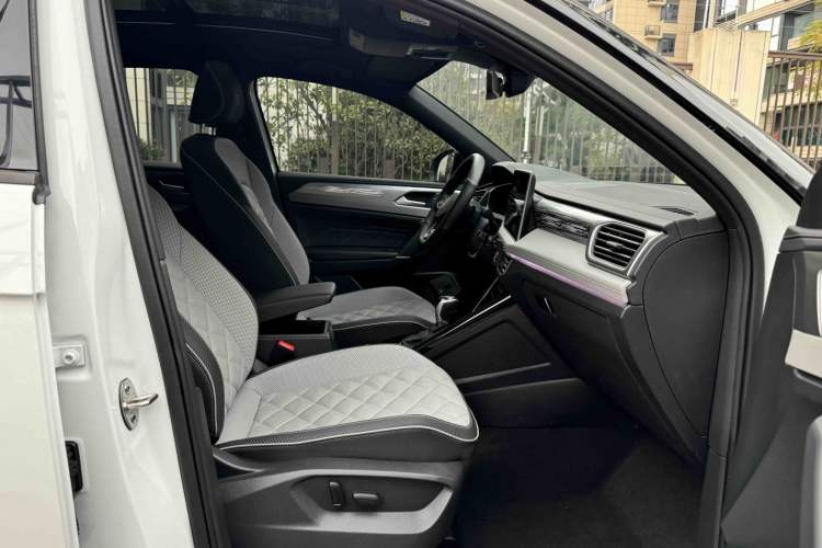 Used Volkswagen Tayron X 2023 330TSI Two-Wheel-Drive Flagship Smart Edition Interior 5