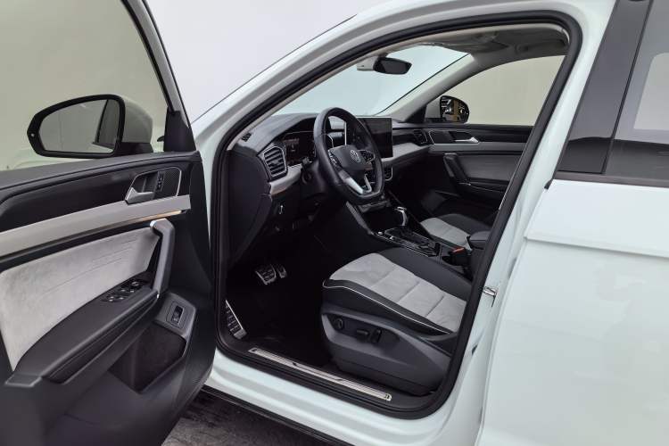 Used Volkswagen Tayron X 2023 330TSI Two-Wheel-Drive Prestige High-Energy Version Interior 5