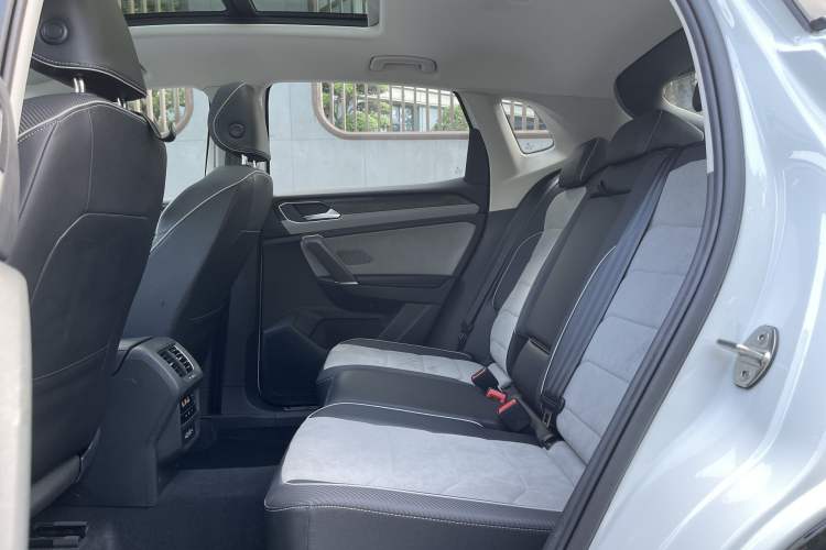 Used Volkswagen Tayron X 2023 330TSI Two-Wheel-Drive Prestige High-Energy Version Interior 6