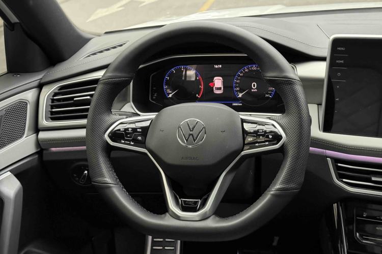 Used Volkswagen Tayron X 2023 330TSI Two-Wheel-Drive Flagship Smart Edition Interior 6