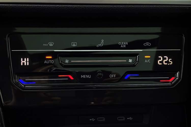 Used Volkswagen Tayron X 2023 330TSI Two-Wheel-Drive Prestige High-Energy Version Interior 9