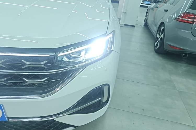 Used Volkswagen Tayron X 2023 330TSI Two-Wheel-Drive Prestige High-Energy Version Left Front Headlight