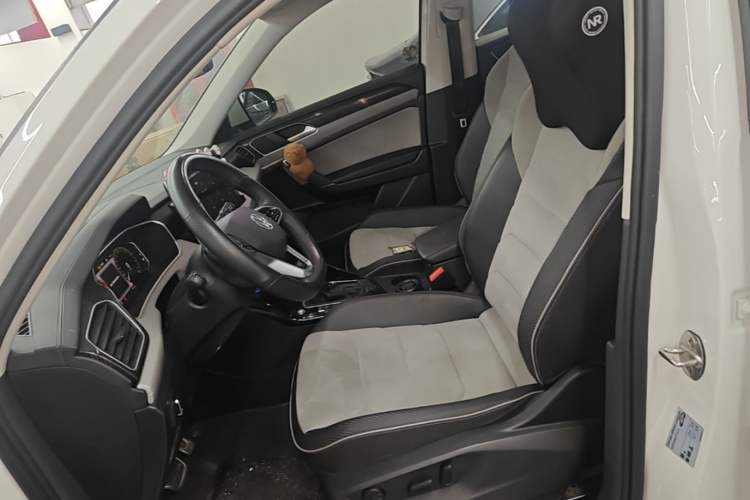 Used Volkswagen Tayron X 2023 330TSI Two-Wheel-Drive Prestige High-Energy Version Left Front Seat