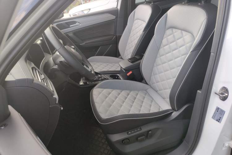 Used Volkswagen Tayron X 2023 330TSI Two-Wheel-Drive Flagship Smart Edition Left Front Seat