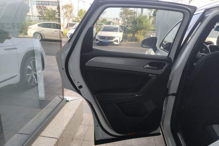 Used Volkswagen Tayron X 2023 330TSI Two-Wheel-Drive Flagship Smart Edition Left Rear Door Interior