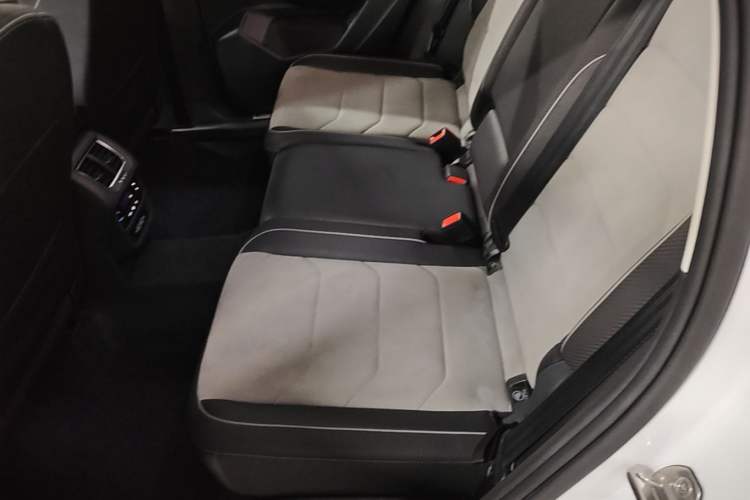 Used Volkswagen Tayron X 2023 330TSI Two-Wheel-Drive Prestige High-Energy Version Left Rear Seat