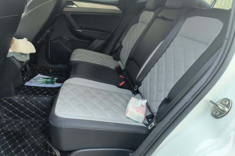 Used Volkswagen Tayron X 2023 330TSI Two-Wheel-Drive Flagship Smart Edition Left Rear Seat