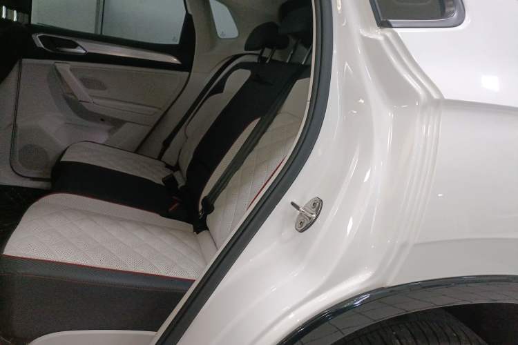 Used Volkswagen Tayron X 2023 330TSI Two-Wheel-Drive Flagship Smart Edition Left Rear Seat