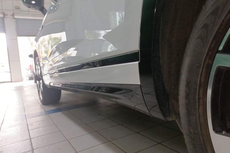 Used Volkswagen Tayron X 2023 330TSI Two-Wheel-Drive Flagship Smart Edition Left Side Sill