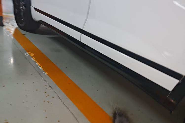 Used Volkswagen Tayron X 2023 330TSI Two-Wheel-Drive Prestige High-Energy Version Left Side Sill