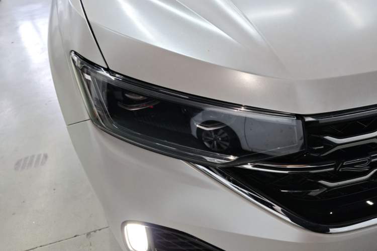 Used Volkswagen Tayron X 2023 380TSI Four-Wheel Drive Flagship Smart Edition Right Front Headlight