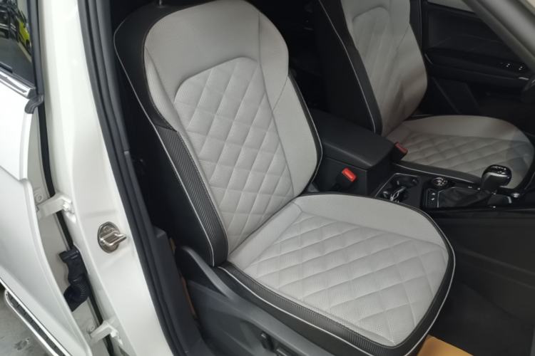 Used Volkswagen Tayron X 2023 Revised 380TSI Four-Wheel Drive Flagship Smart Edition Right Front Seat