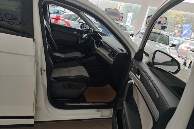 Used Volkswagen Tayron X 2023 330TSI Two-Wheel-Drive Prestige High-Energy Version Right Front Seat