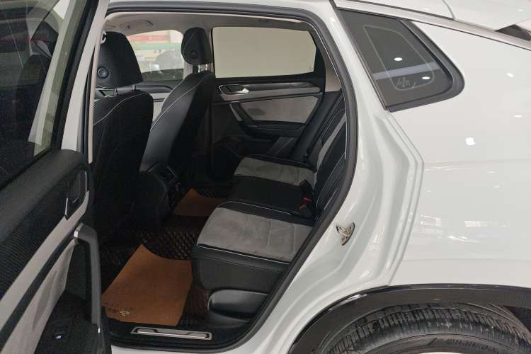 Used Volkswagen Tayron X 2023 330TSI Two-Wheel-Drive Prestige High-Energy Version Right Rear Seat
