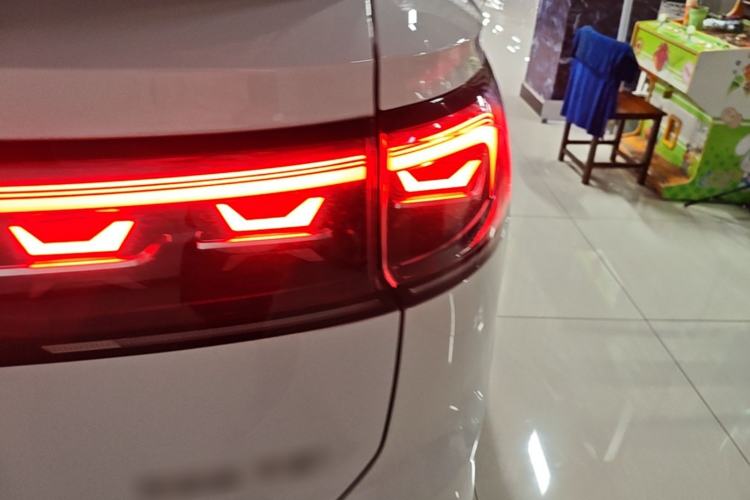Used Volkswagen Tayron X 2023 330TSI Two-Wheel-Drive Prestige High-Energy Version Right Rear Taillight
