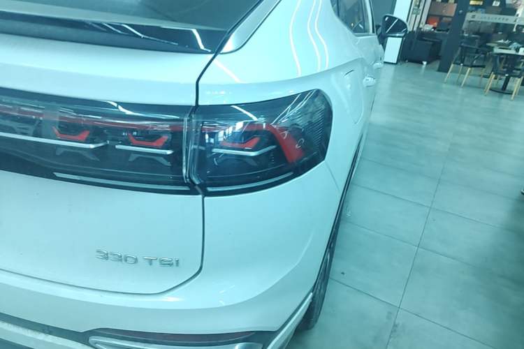 Used Volkswagen Tayron X 2023 330TSI Two-Wheel-Drive Prestige High-Energy Version Right Rear Taillight