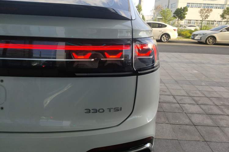 Used Volkswagen Tayron X 2023 330TSI Two-Wheel-Drive Flagship Smart Edition Right Rear Taillight