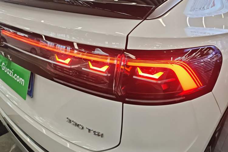 Used Volkswagen Tayron X 2023 330TSI Two-Wheel-Drive Prestige High-Energy Version Right Rear Taillight