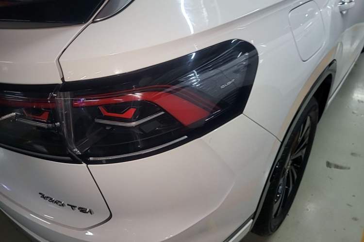 Used Volkswagen Tayron X 2023 330TSI Two-Wheel-Drive Prestige High-Energy Version Right Rear Taillight