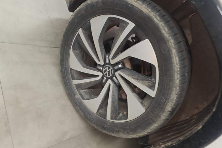 Used Volkswagen Tayron X 2023 330TSI Two-Wheel-Drive Prestige High-Energy Version Right Rear Wheel Hub