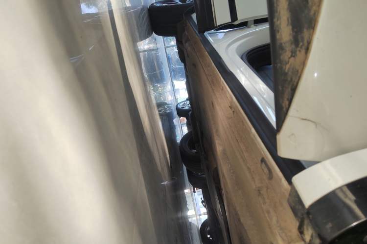 Used Volkswagen Tayron X 2023 330TSI Two-Wheel-Drive Prestige High-Energy Version Right Side Sill