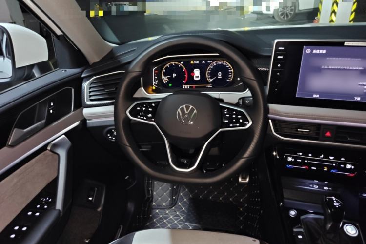 Used Volkswagen Tayron X 2023 330TSI Two-Wheel-Drive Prestige High-Energy Version Steering Wheel
