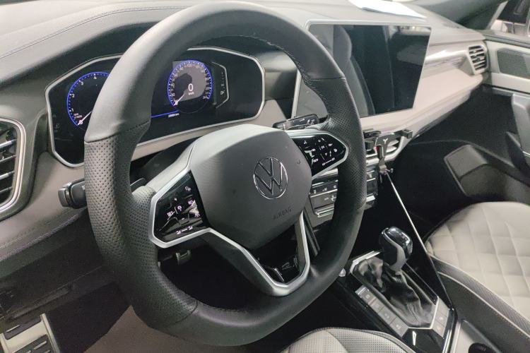 Used Volkswagen Tayron X 2023 330TSI Two-Wheel-Drive Flagship Smart Edition Steering Wheel