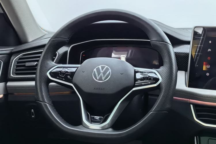 Used Volkswagen Tayron X 2023 330TSI Two-Wheel-Drive Prestige High-Energy Version Steering Wheel
