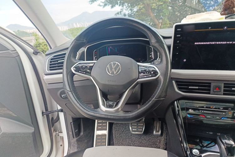 Used Volkswagen Tayron X 2023 330TSI Two-Wheel-Drive Prestige High-Energy Version Steering Wheel