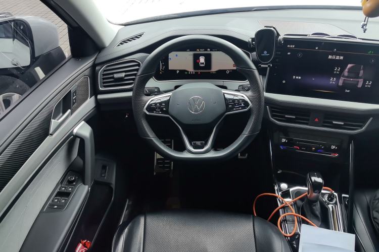 Used Volkswagen Tayron X 2023 330TSI Two-Wheel-Drive Prestige High-Energy Version Steering Wheel
