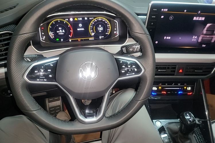 Used Volkswagen Tayron X 2023 330TSI Two-Wheel-Drive Prestige High-Energy Version Steering Wheel