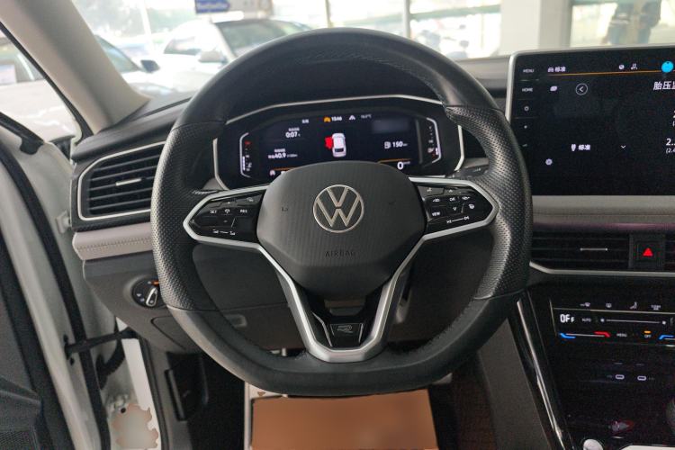 Used Volkswagen Tayron X 2023 330TSI Two-Wheel-Drive Prestige High-Energy Version Steering Wheel