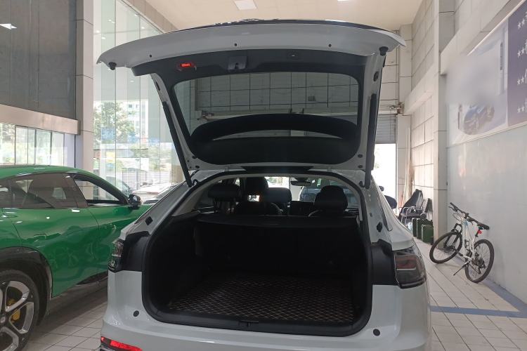 Used Volkswagen Tayron X 2023 330TSI Two-Wheel-Drive Flagship Smart Edition Trunk