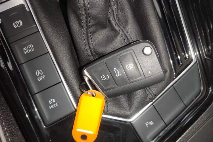 Used Volkswagen Tayron X 2023 330TSI Two-Wheel-Drive Prestige High-Energy Version Vehicle Key