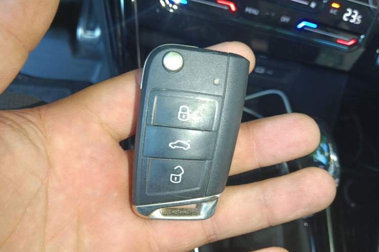 Used Volkswagen Tayron X 2023 330TSI Two-Wheel-Drive Prestige High-Energy Version Vehicle Key