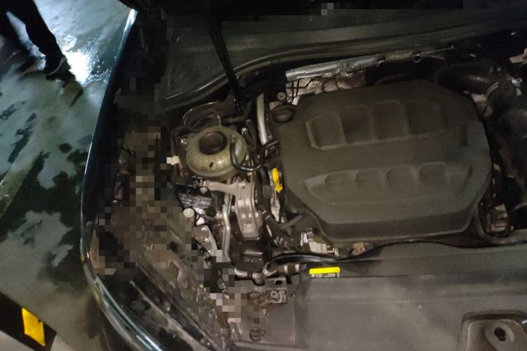 Used Volkswagen Tayron X 2024 330TSI Two-Wheel-Drive Prestige High-Energy Edition Engine Bay Right