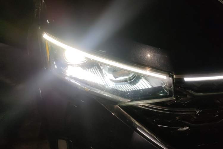Used Volkswagen Tayron X 2024 330TSI Two-Wheel-Drive Prestige High-Energy Edition Right Front Headlight