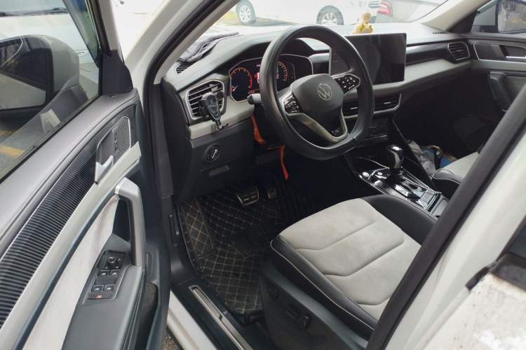 Used Volkswagen Tayron X 2024 330TSI Two-Wheel-Drive Prestige High-Energy Edition Driver Seat