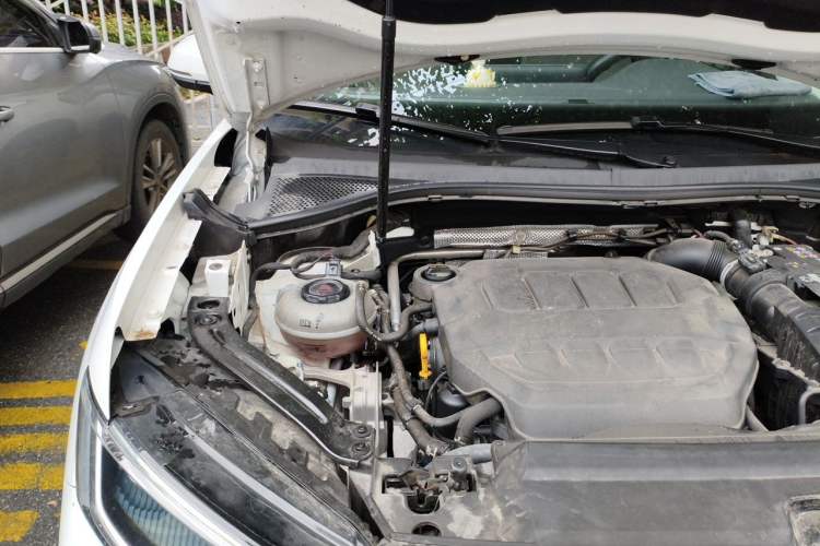 Used Volkswagen Tayron X 2024 330TSI Two-Wheel-Drive Prestige High-Energy Edition Engine Bay Right