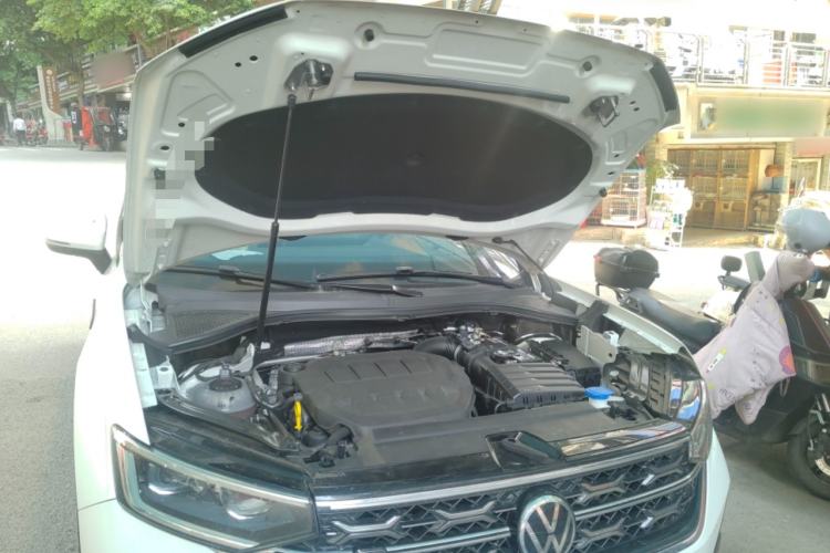 Used Volkswagen Tayron X 2024 330TSI Two-Wheel-Drive Prestige High-Energy Edition Engine Bay