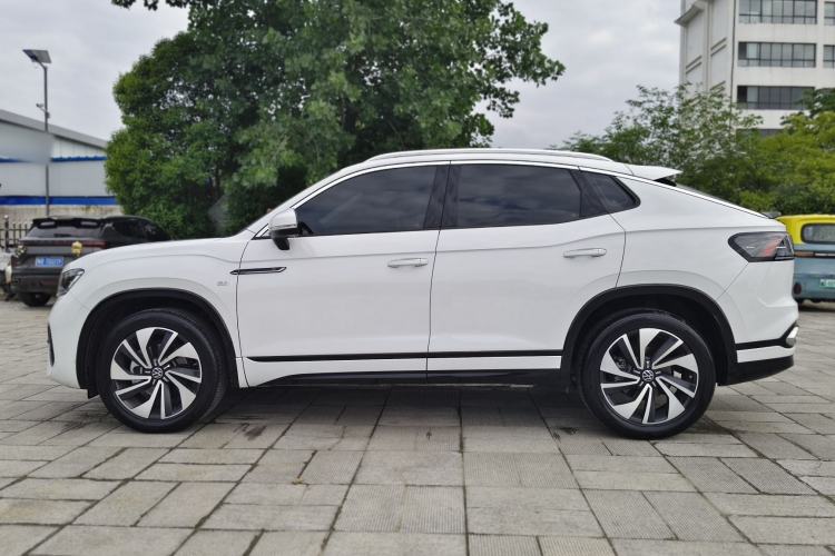 Used Volkswagen Tayron X 2024 330TSI Two-Wheel-Drive Prestige High-Energy Edition Exterior 3