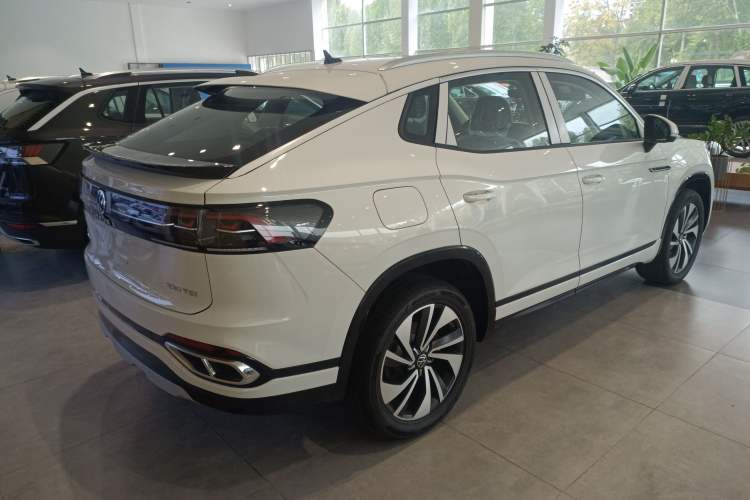 Used Volkswagen Tayron X 2024 330TSI Two-Wheel-Drive Prestige High-Energy Edition Exterior 3