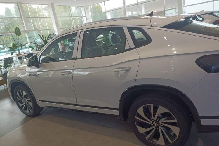 Used Volkswagen Tayron X 2024 330TSI Two-Wheel-Drive Prestige High-Energy Edition Exterior 5