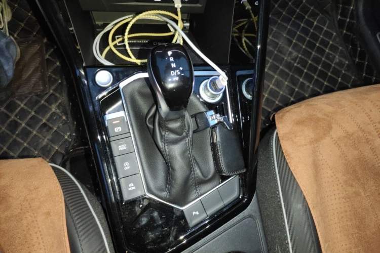 Used Volkswagen Tayron X 2024 330TSI Two-Wheel-Drive Prestige High-Energy Edition Gear Lever